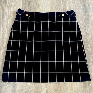 Loft black/white skirt. Fully lined. Hidden back zip. Front slant pockets.